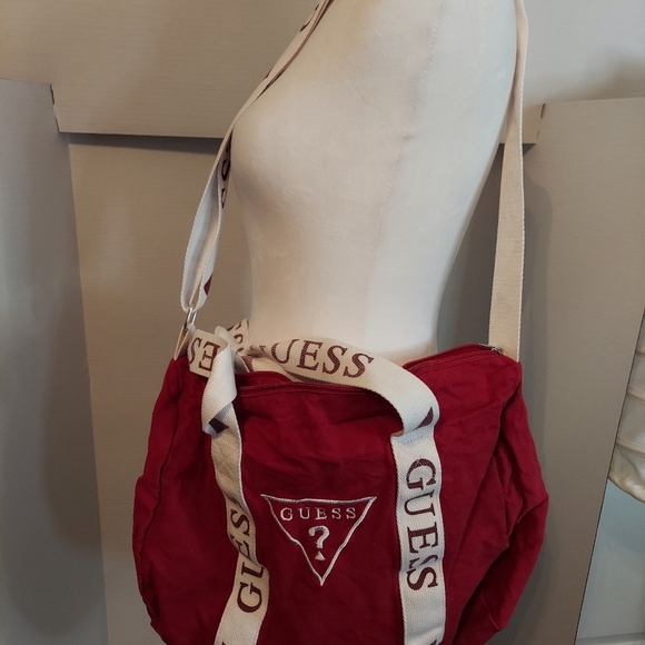 Small Guess Duffle Bag - Picture 7 of 8